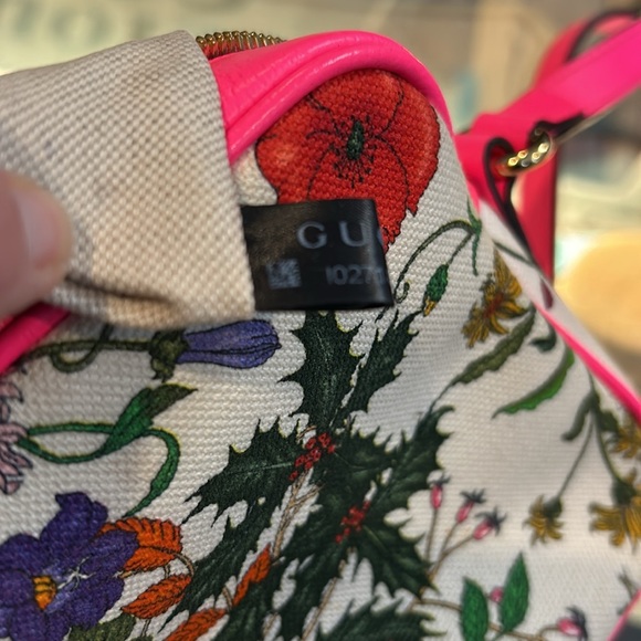 Gucci Flora Floral Canvas Shoulder Bag w-Hot Pink Trim - Picture 15 of 16